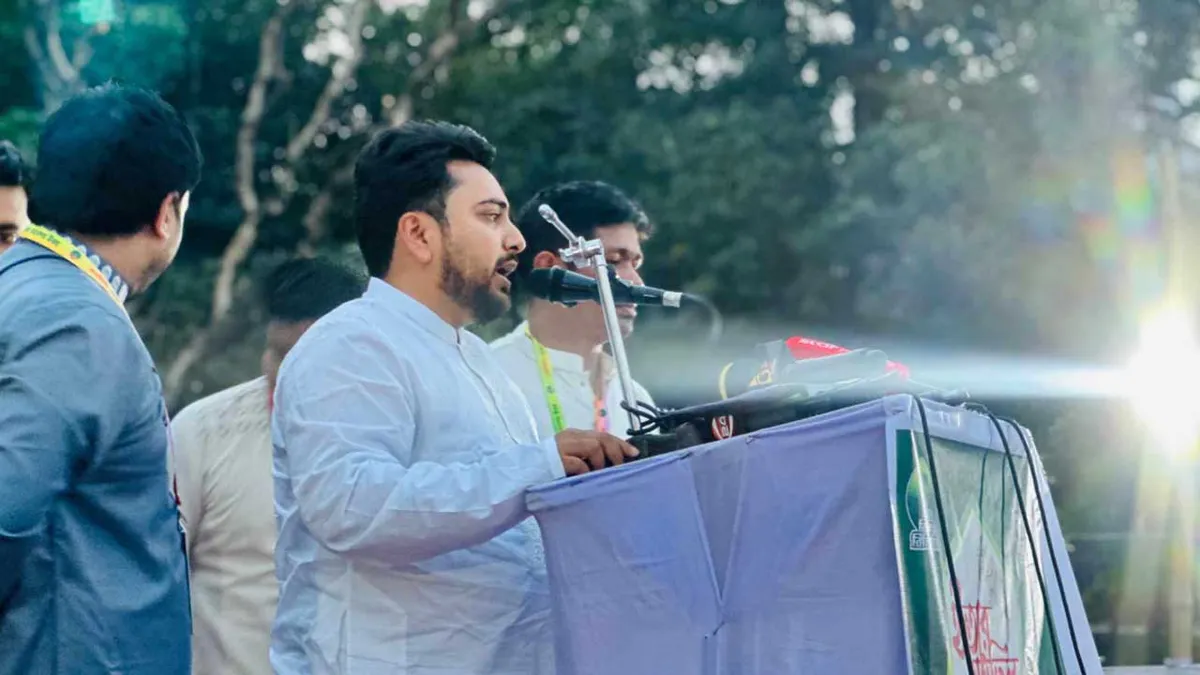 সরকার পুরোনো পথে হাঁটতে শুরু করেছে : নাহিদ ইসলাম