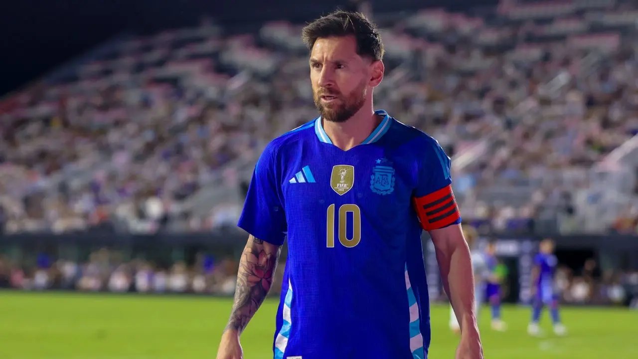 বিশ্বকাপের ৭৬ দিন আগেও খেলা নিয়ে দোটানায় মেসি