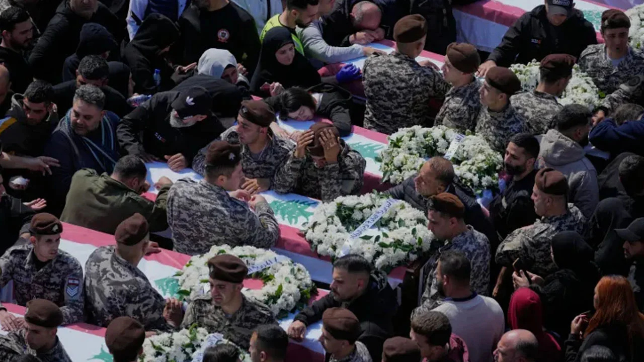 লেবাননজুড়ে ইসরাইলের তীব্র হামলা, নিহত ২৪