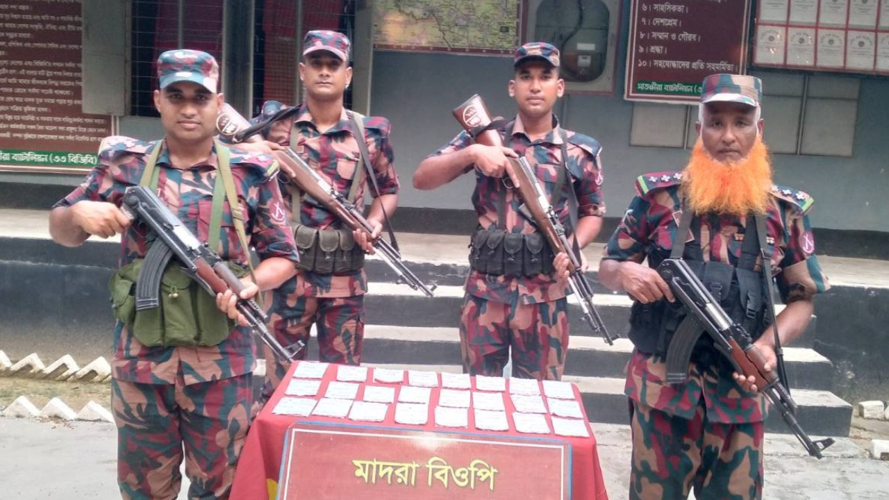 সীমান্তে বিজিবির অভিযানে সাড়ে ১০ লাখ টাকার ভারতীয় মালামাল জব্দ