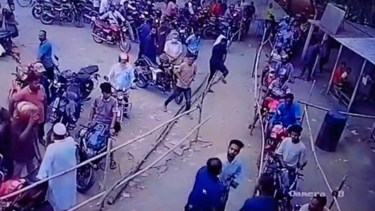 মাগুরায় সাংবাদিককে মারধর, অভিযুক্ত পুলিশ সদস্য প্রত্যাহার