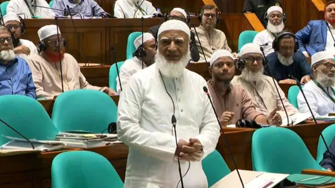 সংসদে বলা হচ্ছে তেলের সংকট নেই, অথচ বাইরে মানুষ হাহাকার করছে: বিরোধীদলীয় নেতা