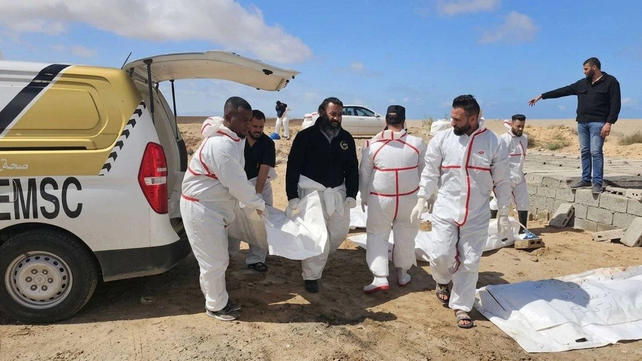 লিবিয়া উপকূলে বাংলাদেশিসহ ১৭ অভিবাসীর মরদেহ উদ্ধার