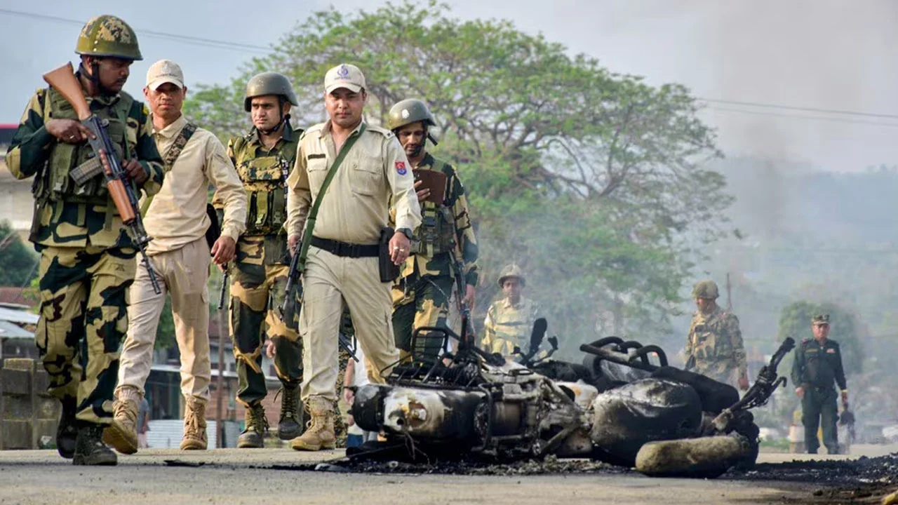 ভারতের মণিপুরে জাতিগত সংঘর্ষে গুলিতে নিহত ৩