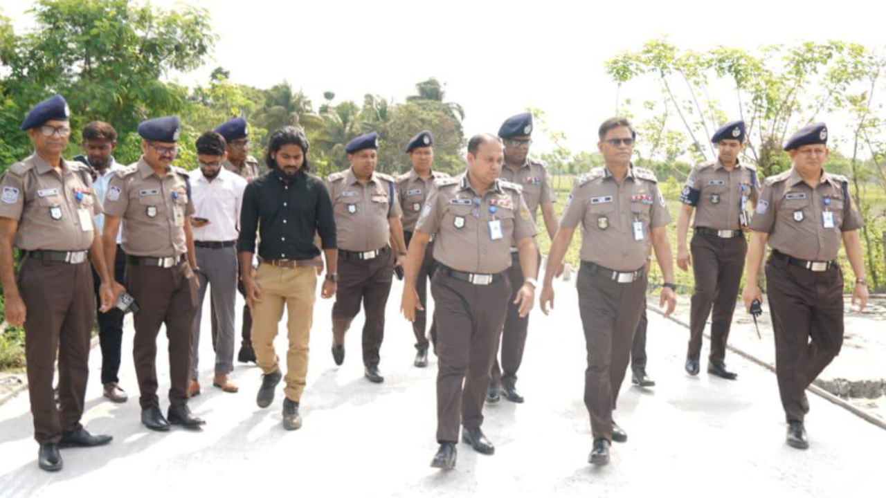 আইজিপির লবণচরা থানা ভবন পরিদর্শন