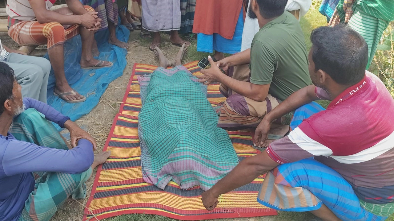 মণিরামপুরে তীব্র গরমে ধান বহনের সময় শ্রমিকের মৃত্যু