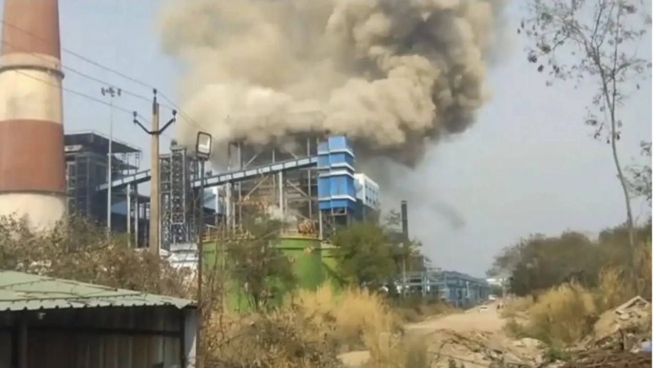 ভারতে তাপবিদ্যুৎ কেন্দ্রে বয়লার বিস্ফোরণে নিহত ১১, আহত ২২