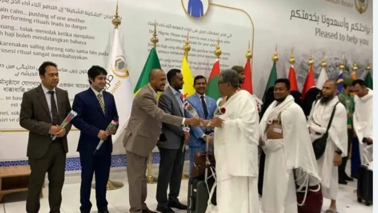 শুরু হলো হজযাত্রা, প্রথম ফ্লাইটে ৪১৯ বাংলাদেশি জেদ্দায়