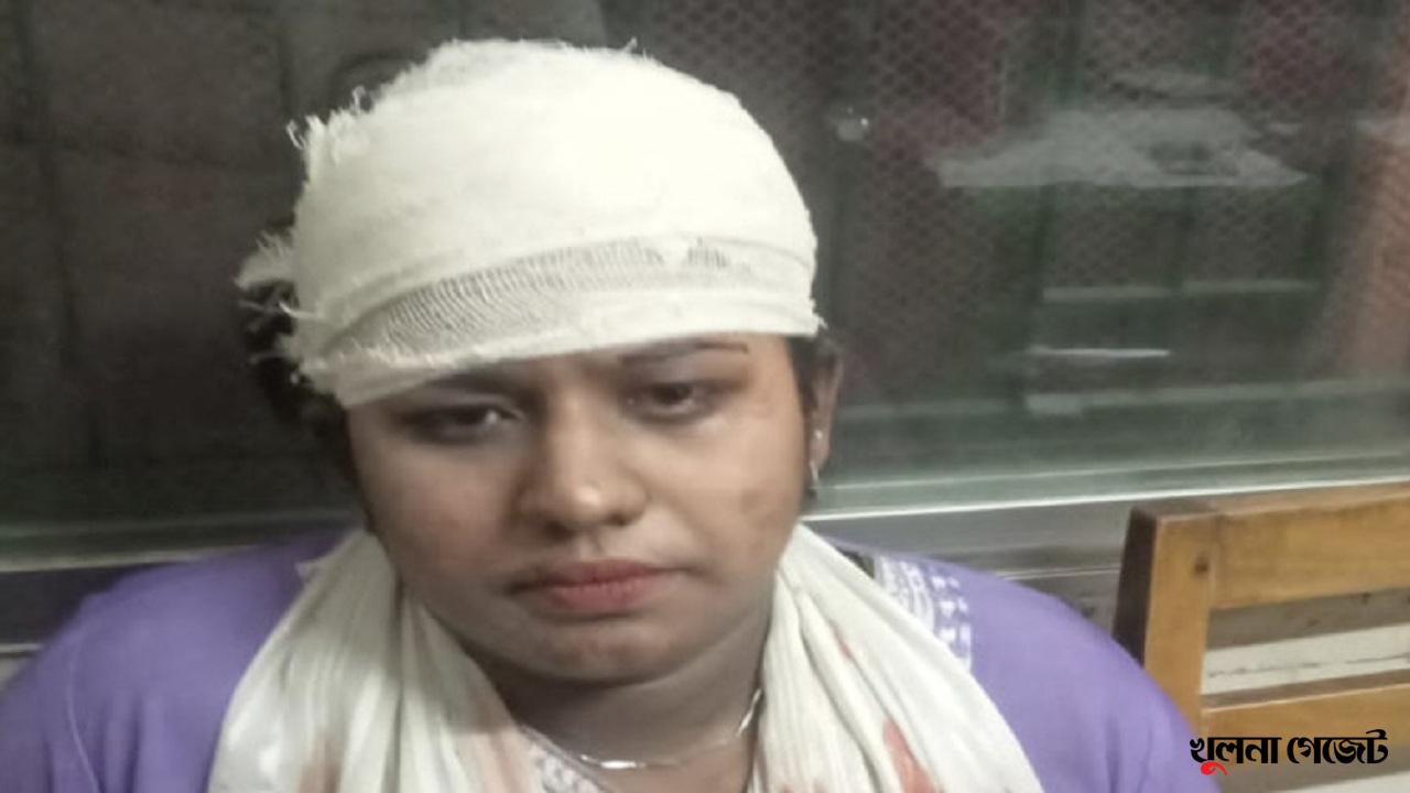 যশোরে দুর্বৃত্তদের ছুরিকাঘাতে তরুণী আহত
