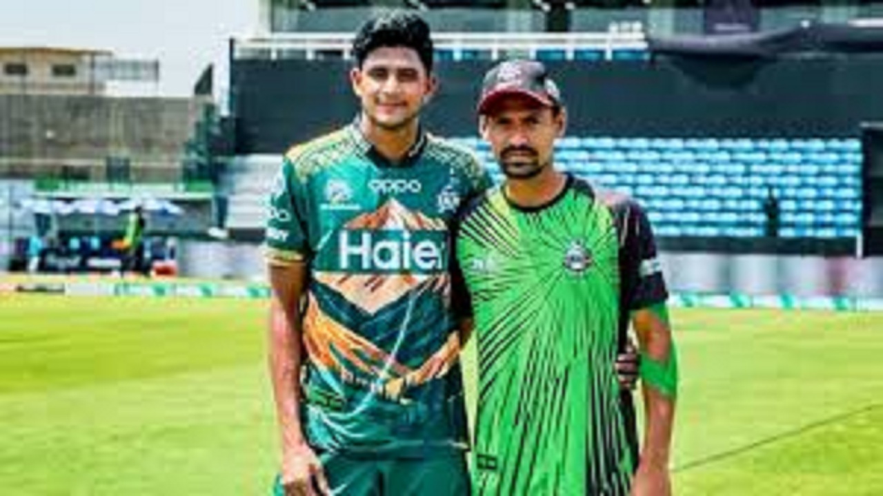 পিএসএল মাতিয়ে ফিরছেন মুস্তাফিজরা