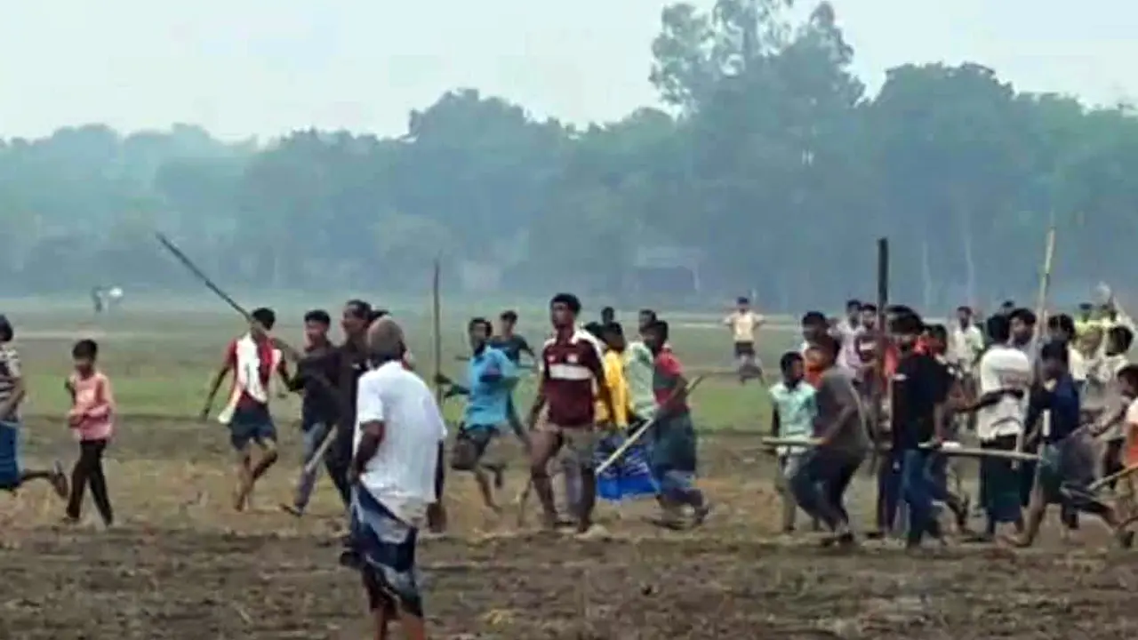 কুষ্টিয়ায় কবরস্থানের উন্নয়ন কাজকে কেন্দ্র করে দুই গ্রামের সংঘর্ষ, আহত ১৫
