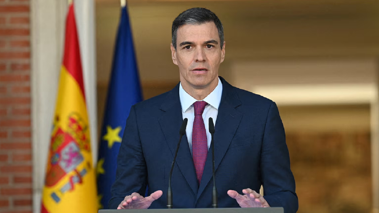 বাংলাদেশিসহ ৫ লাখ অভিবাসীকে বৈধতা দিচ্ছে স্পেন