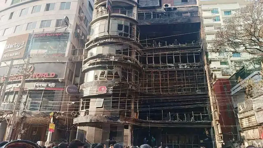 বেইলি রোড ট্রাজেডি : ১৩ আসামিকে গ্রেপ্তারে পরোয়ানা