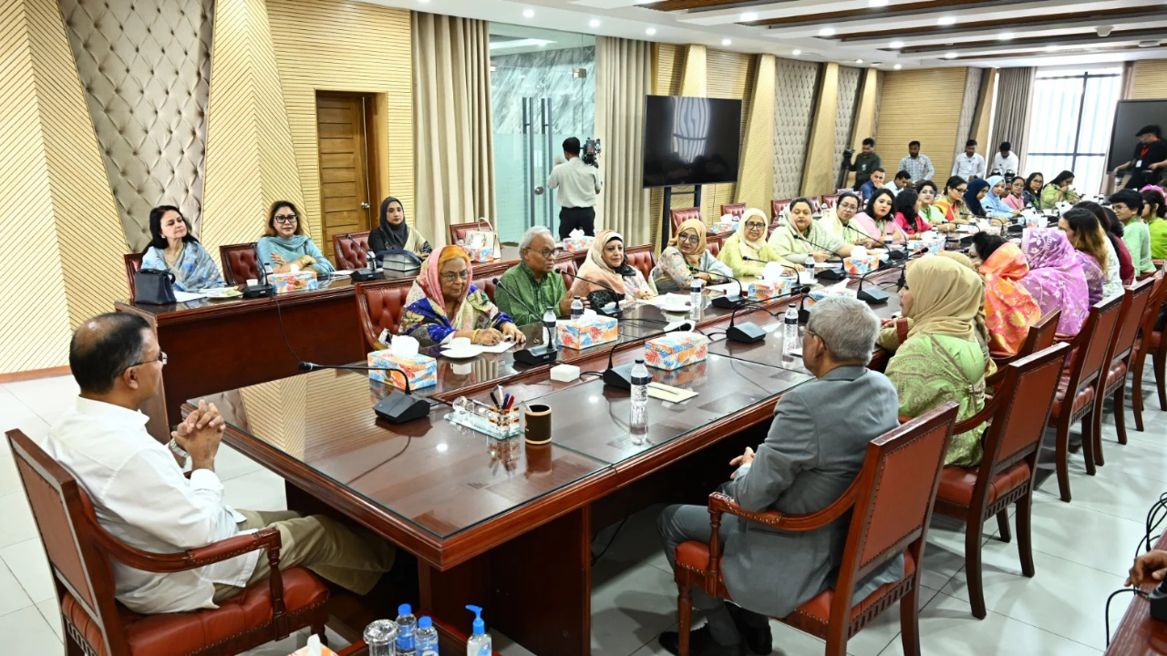 বিএনপির সংরক্ষিত আসনের নারী এমপিদের সাথে প্রধানমন্ত্রীর বৈঠক