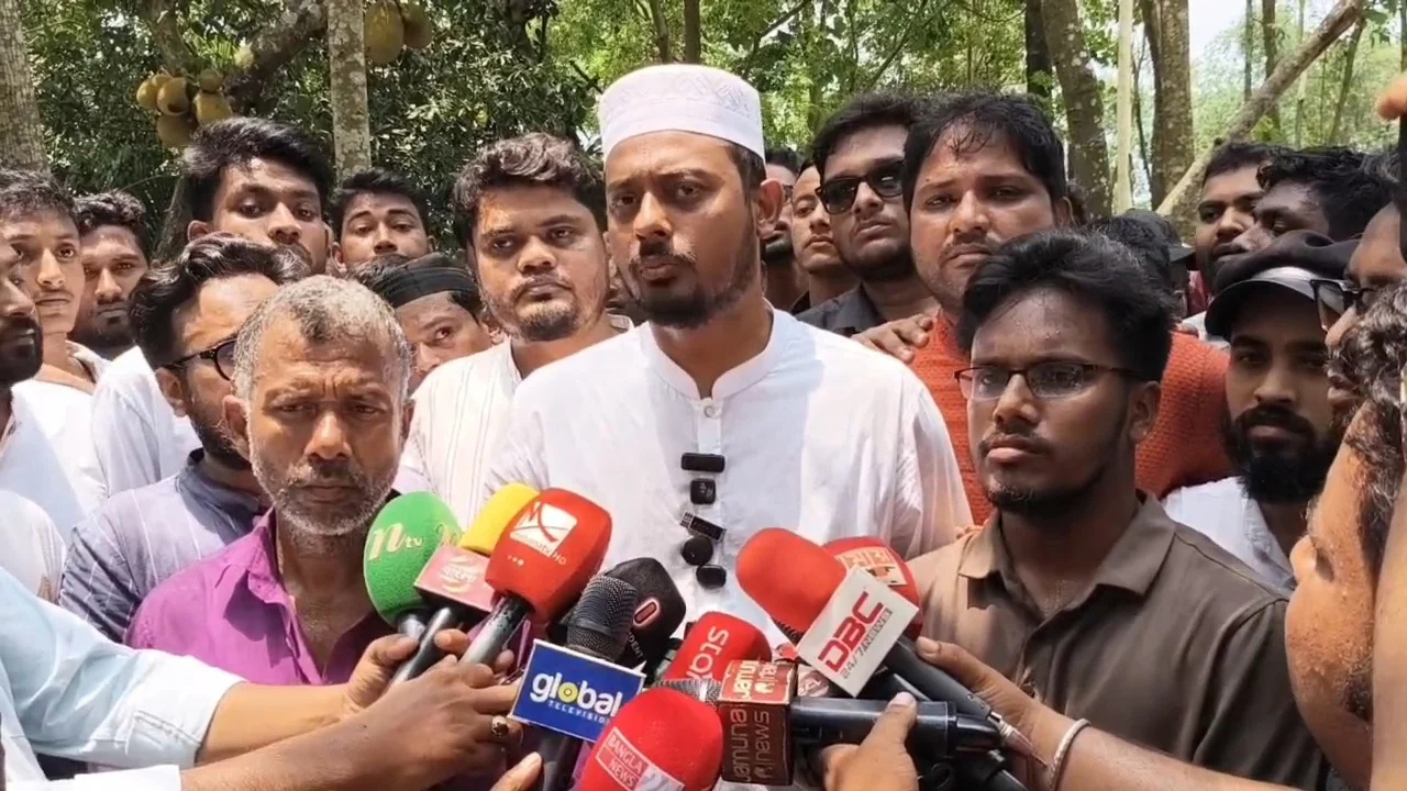 সীমান্ত হত্যা বন্ধ করতে না পারলে স্বরাষ্ট্রমন্ত্রীর পদত্যাগ করা উচিত: নাসীরুদ্দীন পাটওয়ারী