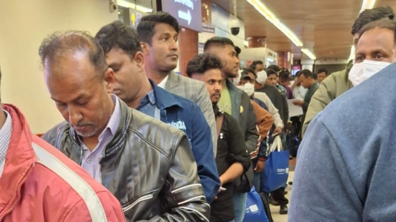 লিবিয়া থেকে দেশে ফিরেছেন ১৭০ বাংলাদেশি