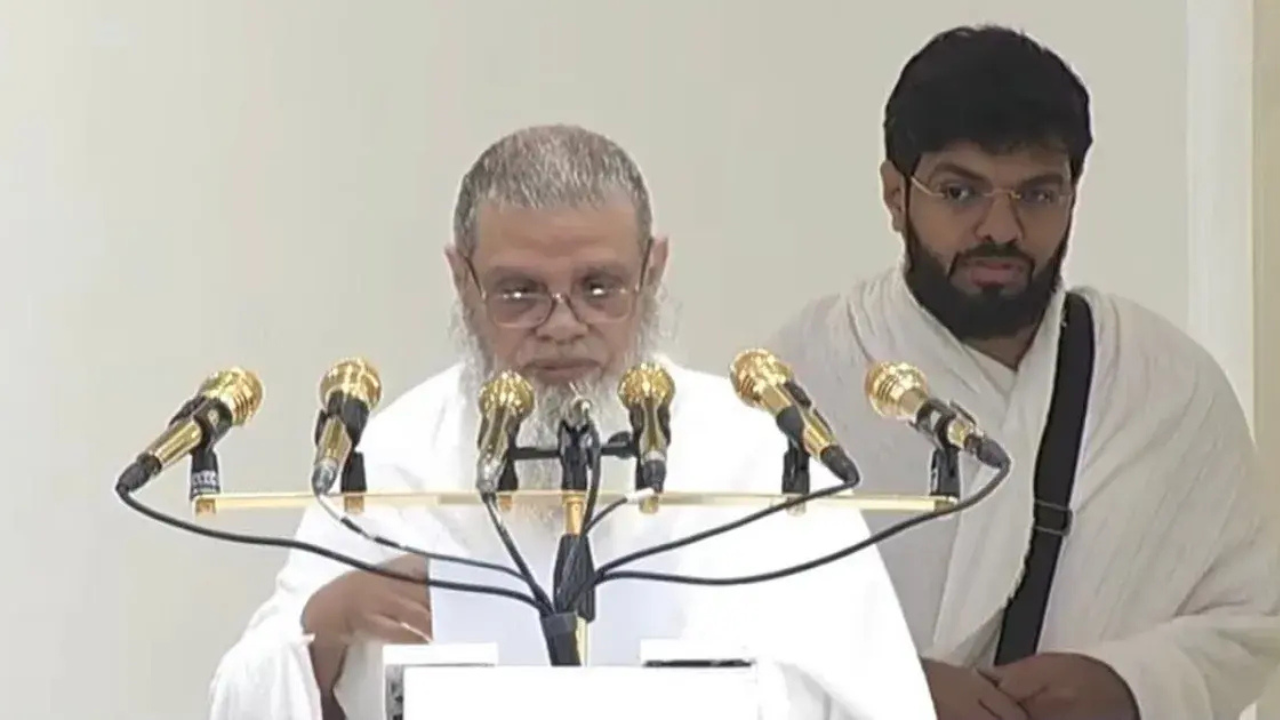 আরাফাতের ময়দানে পবিত্র হজের খুতবা প্রদান