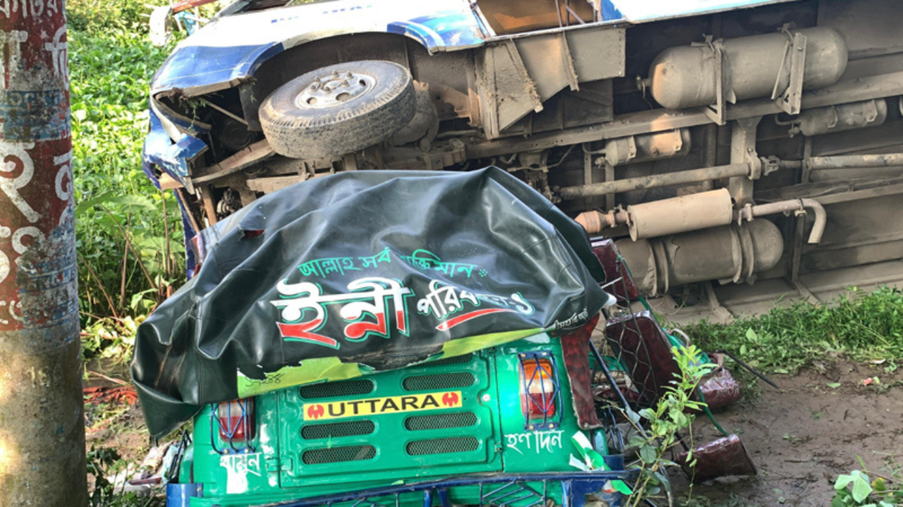 সারাদেশে সড়ক দুর্ঘটনায় নিহত ১৪