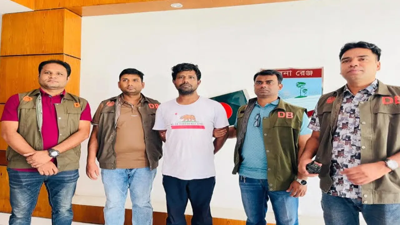 যশোরে বিস্ফোরকদ্রব্যের যোগানদাতা ‘খোড়া কামরুল’ গ্রেপ্তার