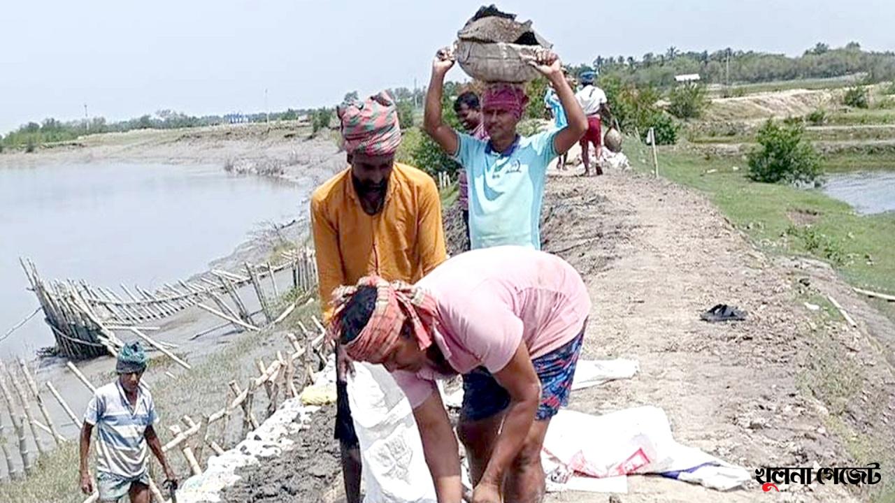 ডুমুরিয়ায় নদীভাঙন কবলিত বাঁশতলা লতাবুনিয়াবাসীর আতঙ্ক দীর্ঘস্থায়ী!