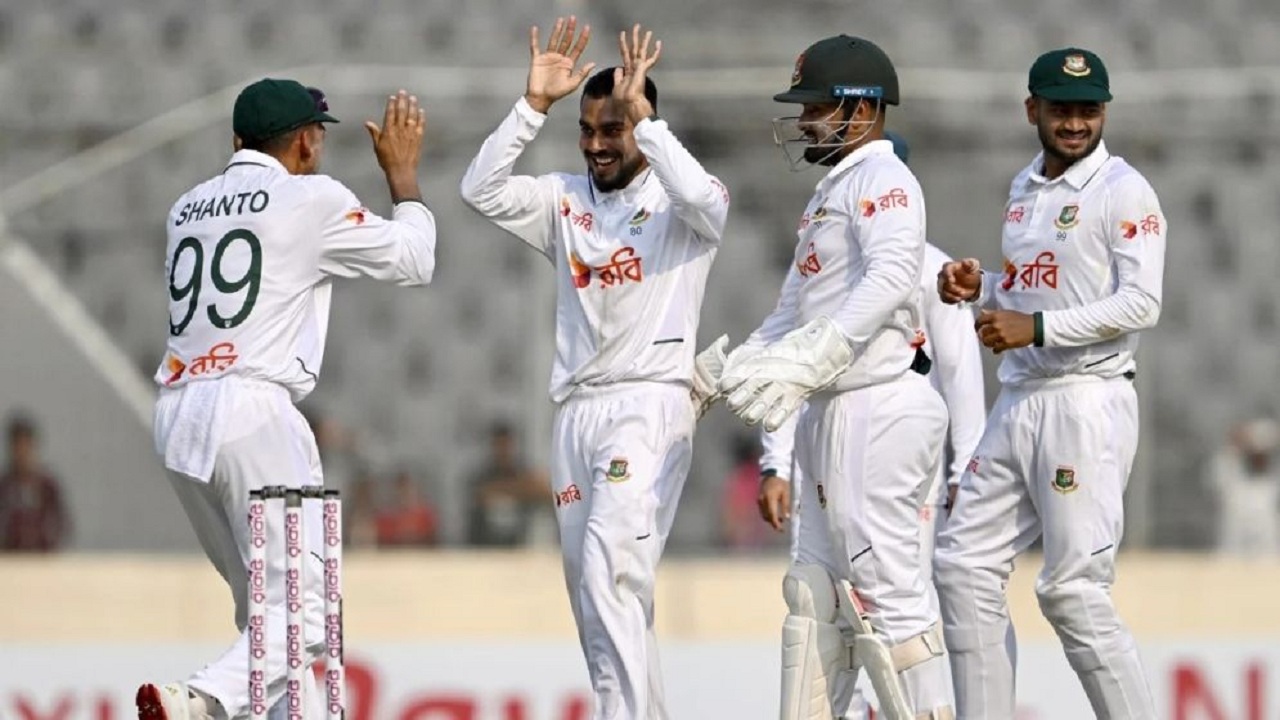 ২০ রানে ৪ উইকেট নেই পাকিস্তানের
