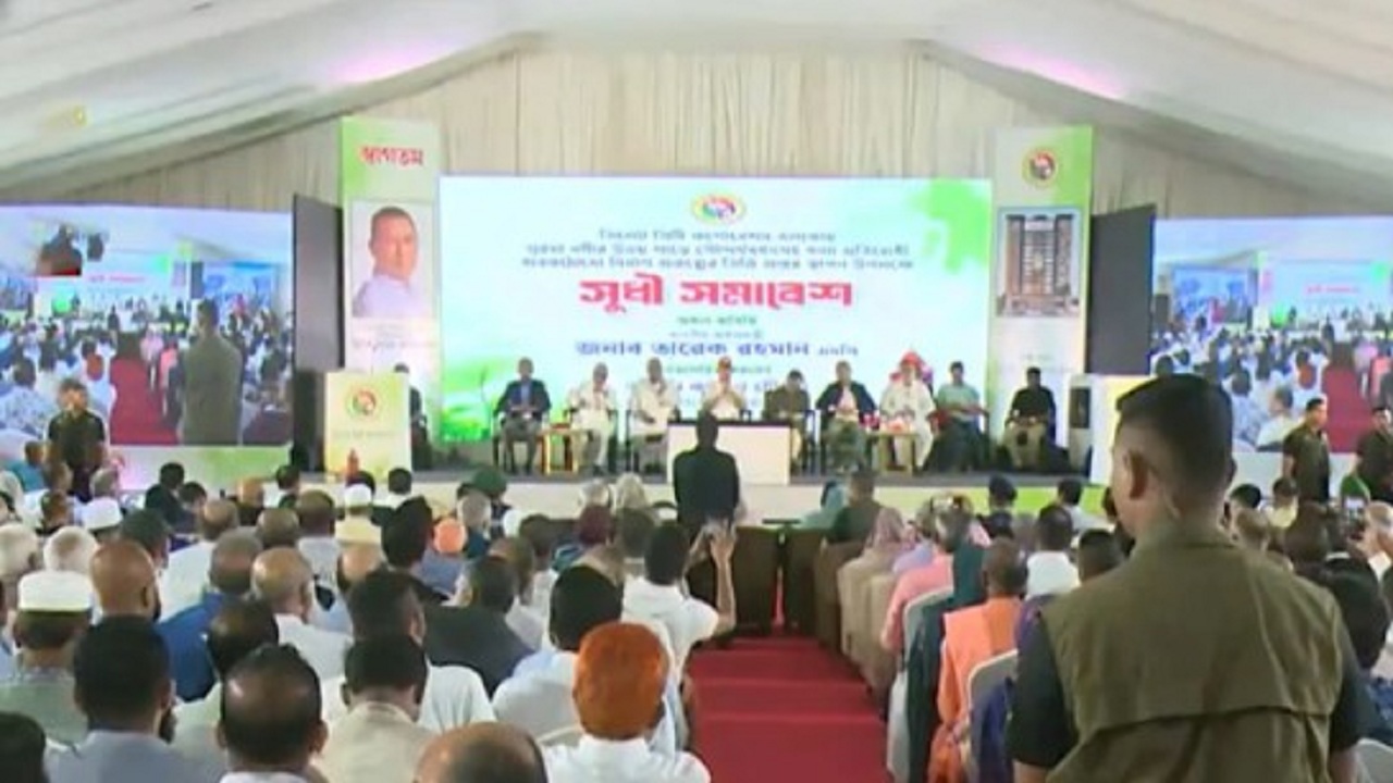 সিলেটে সুধী সমাবেশে প্রধানমন্ত্রী, উদ্বোধন করলেন নির্মাণ প্রকল্প
