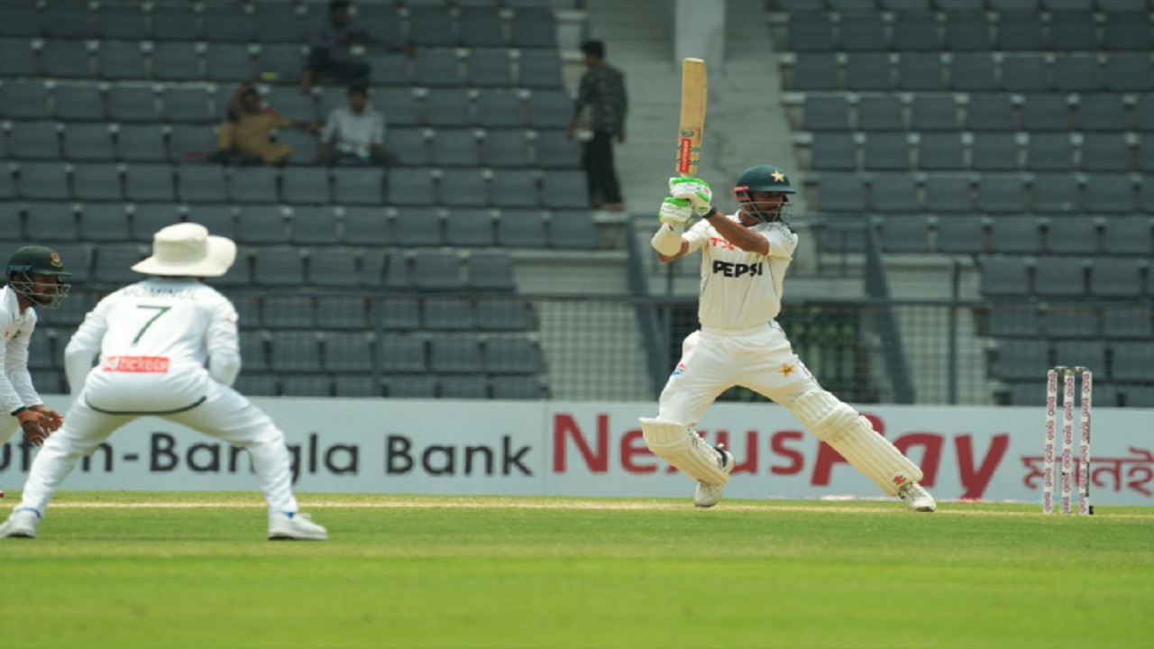 বাংলাদেশের দরকার ৮ উইকেট, পাকিস্তানের ৩৩৬ রান