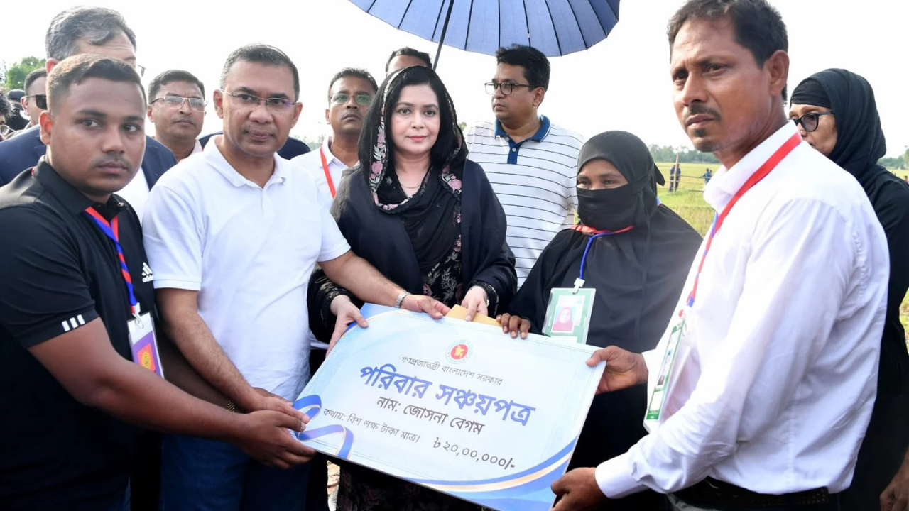 শহীদ ওয়াসিমের পরিবারকে ২০ লাখ টাকার সঞ্চয়পত্র দিলেন প্রধানমন্ত্রী