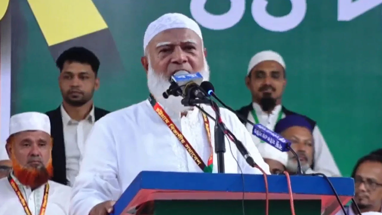 ‘প্রধানমন্ত্রীর মুখ দিয়ে ভুল-ভাল কথা বের হতে থাকলে বাংলাদেশ লজ্জিত হবে’