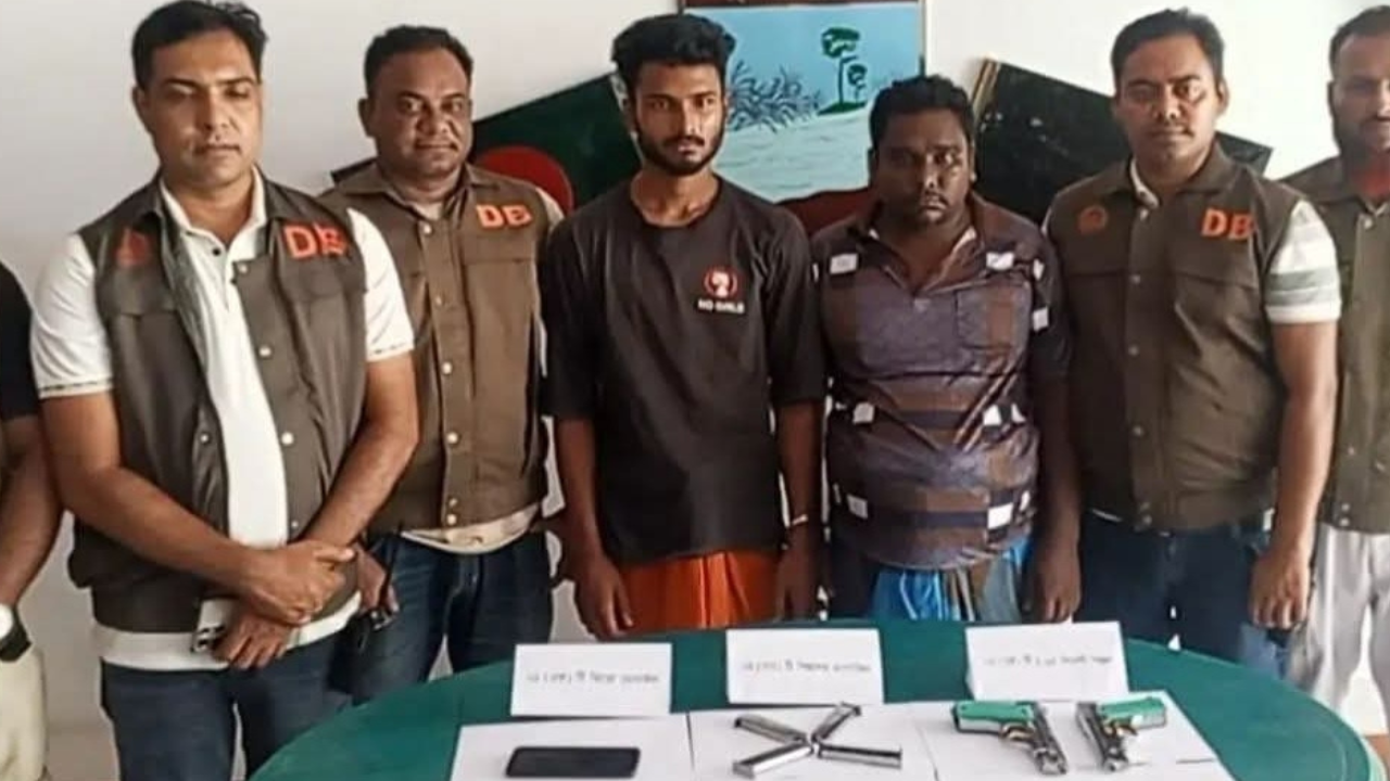 শার্শায় দুটি বিদেশি পিস্তলসহ আটক ২