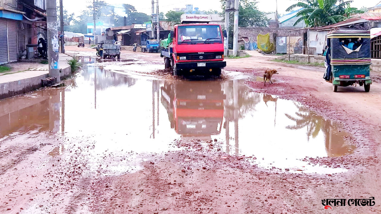১০ মাস কাজ বন্ধ, শুরু নিয়েও অনিশ্চয়তা