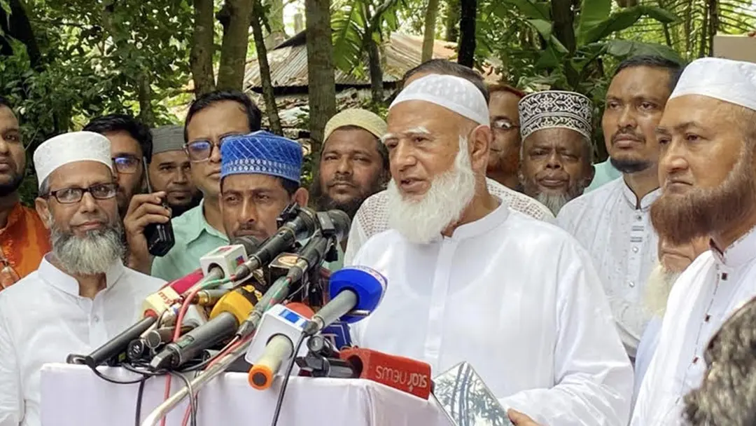 ‘জনগণ ঘুমিয়ে থাকার সময়ে তেলের দাম বাড়ানো হয়েছে’