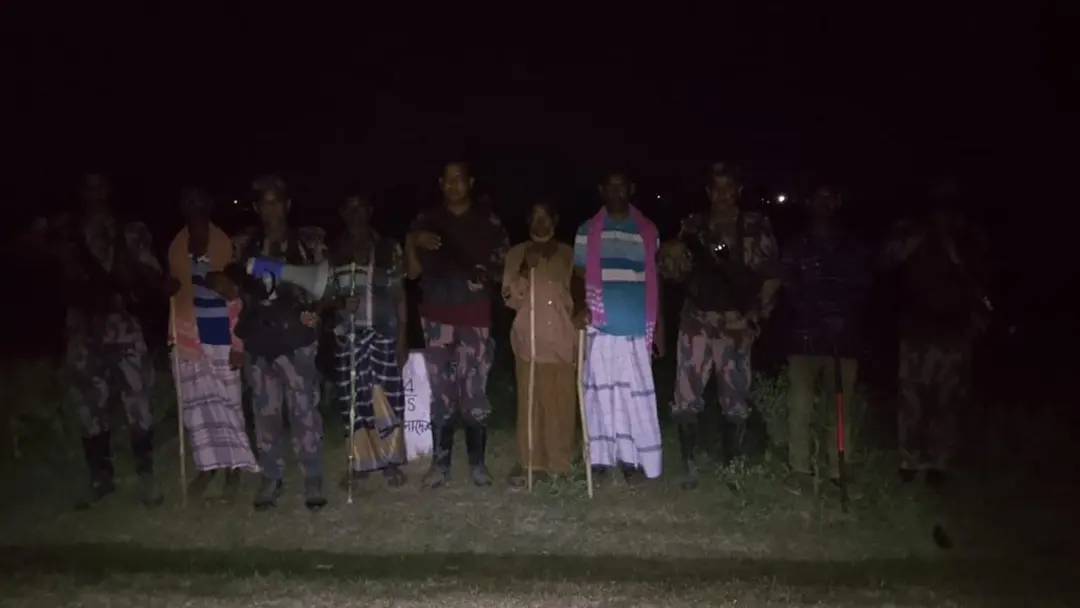 কুষ্টিয়া সীমান্তে পুশ ইন আতঙ্ক, বিজিবির সঙ্গে পাহারায় স্থানীয়রা