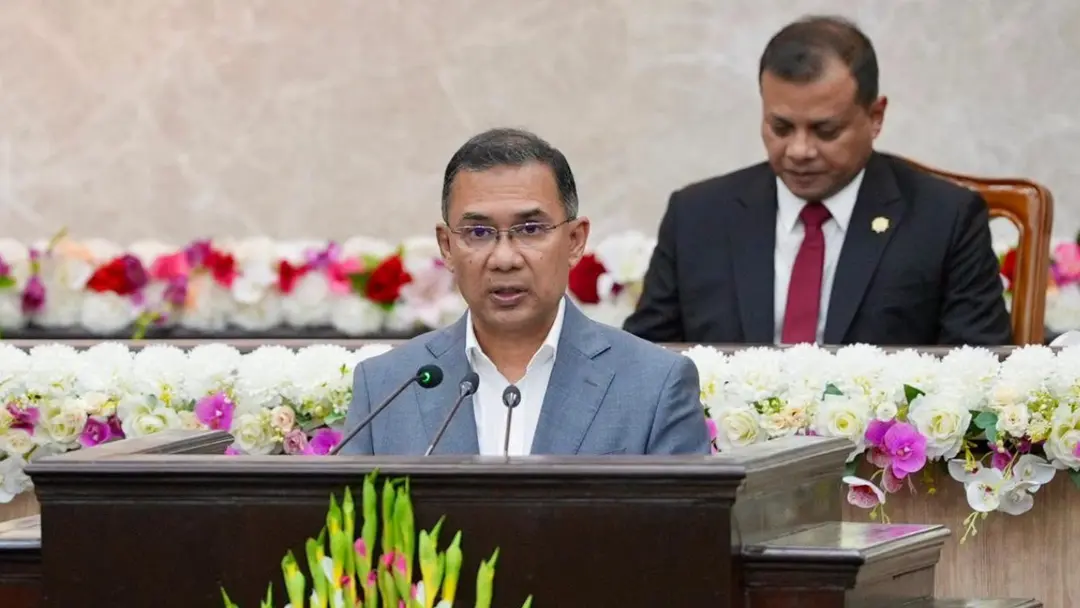 নিরাপত্তার ঘেরাটোপে সরকার প্রধানকে জনগণ থেকে দূরে ঠেলে না দেওয়ার আহ্বান: প্রধানমন্ত্রী