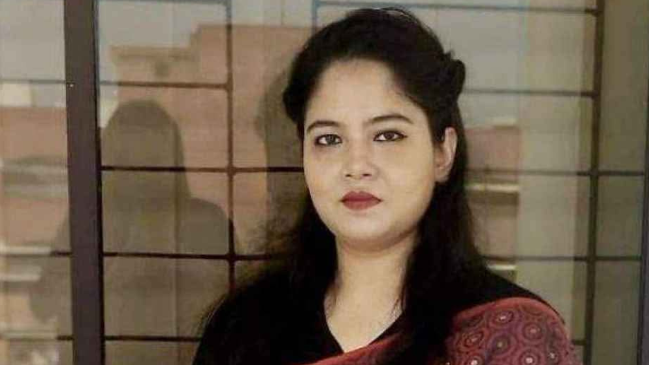 আবাসিক ভবন থেকে নারী চিকিৎসকের মরদেহ উদ্ধার, বা‌ড়ি ফুলতলা