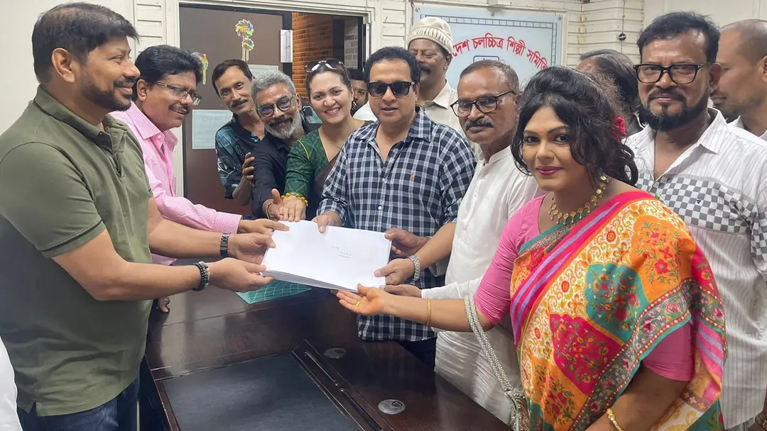 শিল্পী সমিতির নির্বাচন: সরে গিয়েও হাজির বাপ্পারাজ!