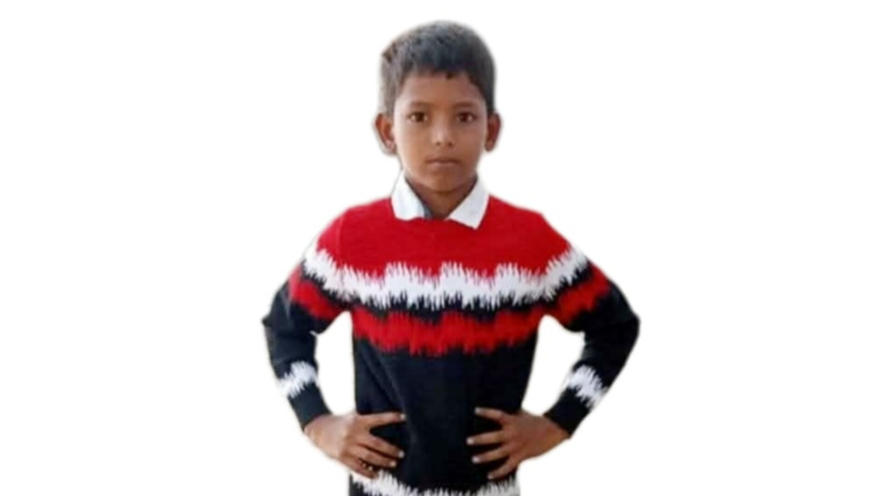 ঘুড়ির পেছনে ছুটে আর ফেরা হলো না স্কুলছাত্রের