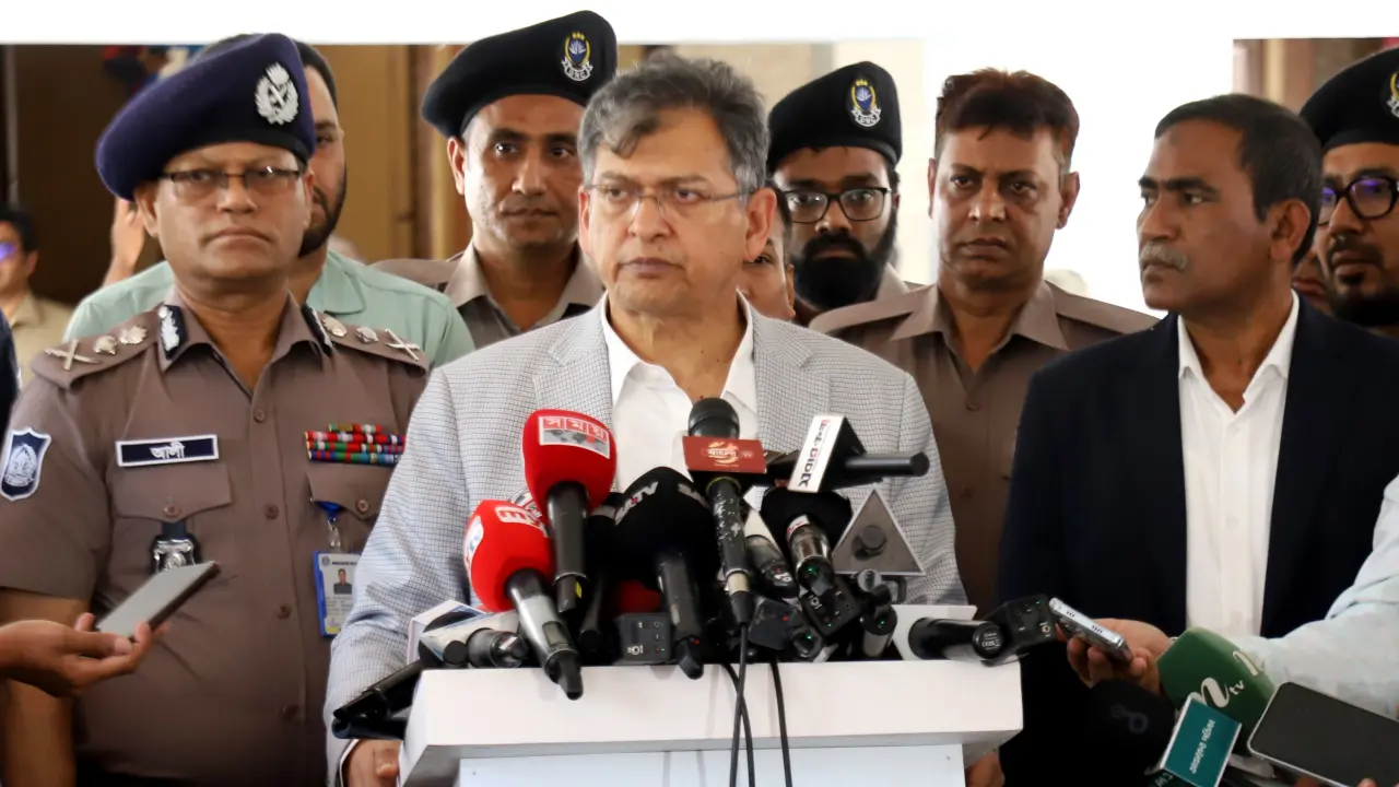 দেশের সীমান্তে একজনকেও অবৈধভাবে পুশ-ইন হতে দেওয়া হয়নি: স্বরাষ্ট্রমন্ত্রী