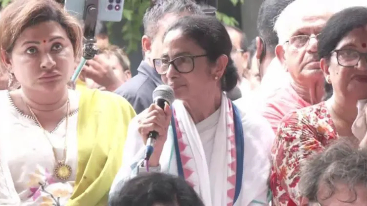 ‘বাংলাদেশের খুন’ নিয়ে মমতা ব্যানার্জীর বক্তব্য নিয়ে ঢাকার দলগুলোতে কী প্রতিক্রিয়া