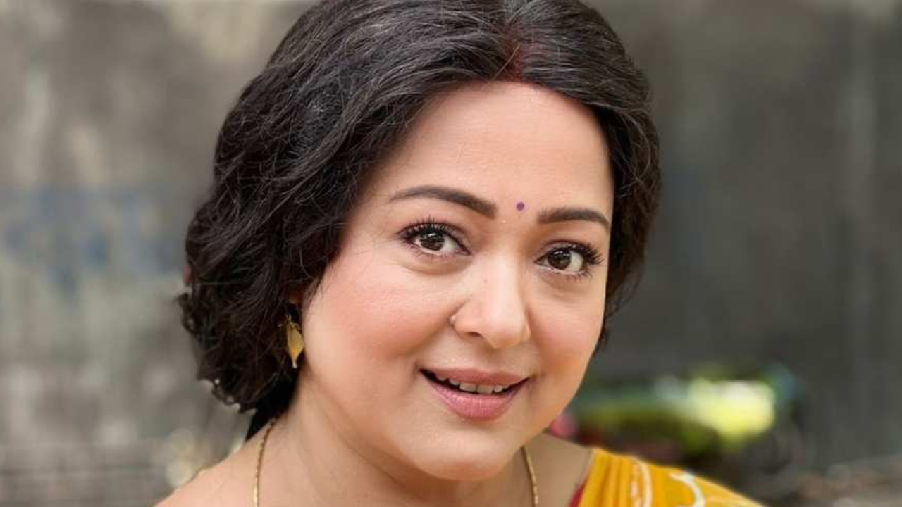 বুড়ি নই, আমি পরিণত : অপরাজিতা