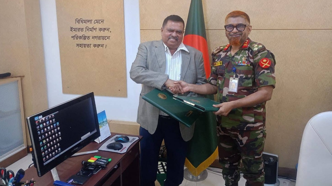 কেডিএ’র চেয়ারম্যান হিসেবে দায়িত্ব গ্রহণ করলেন শফিকুল আলম মনা
