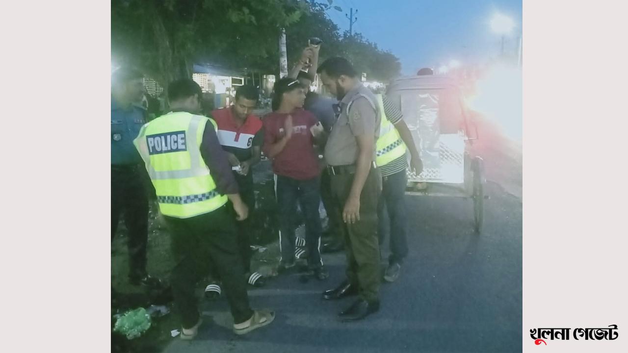 খুলনায় যৌথ অভিযানে সন্ত্রাসী কাজী রাফসানসহ ৩৯ জন গ্রেপ্তার