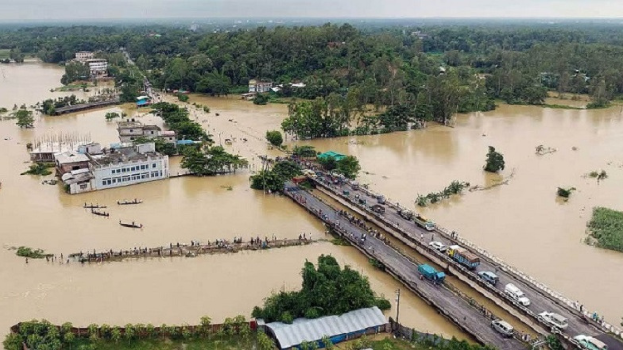 বন্যায় ৭ জেলায় নিহত ৫৪, ক্ষতিগ্রস্ত ৬ লাখের বেশি মানুষ
