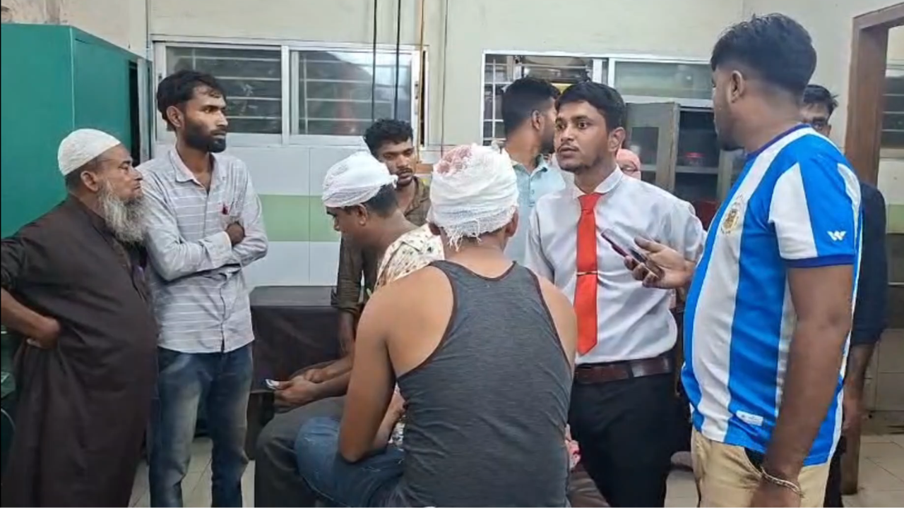 বাগেরহাটে আদালতের ছাদের পলেস্তারা খসে আহত ৫