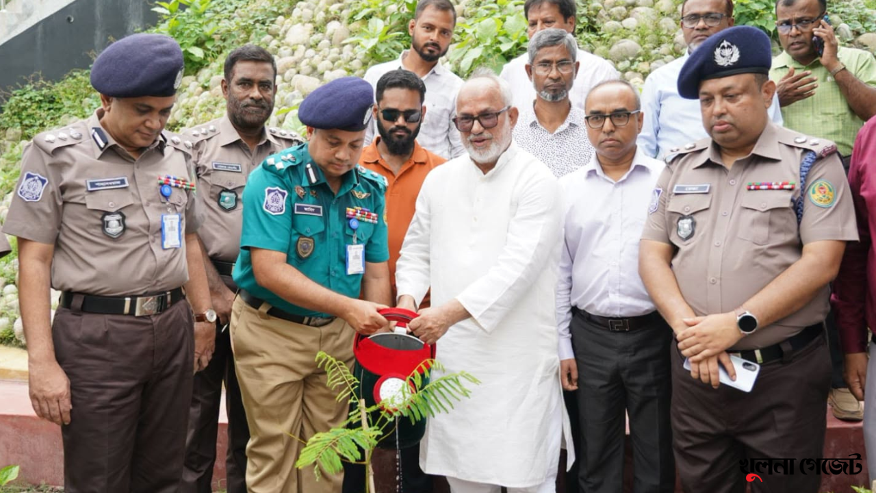 কেএমপি’র দ্বিতীয় দিনের বৃক্ষরোপণ কর্মসূচি