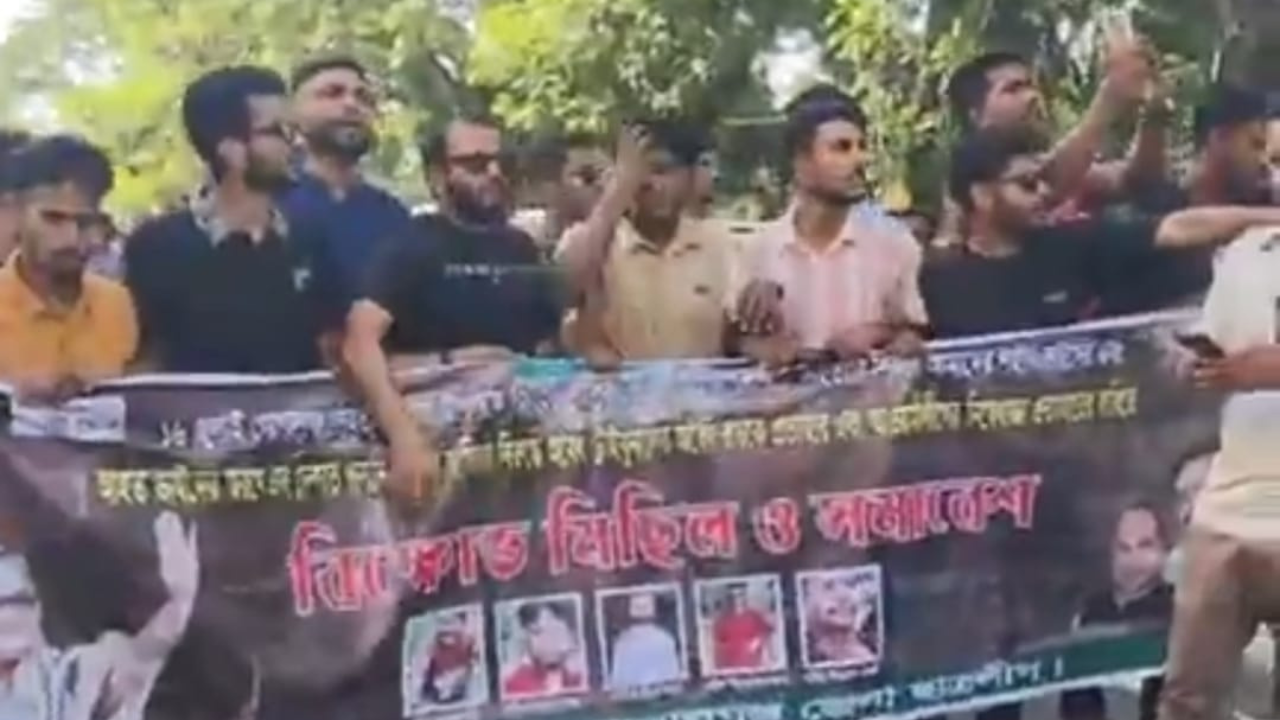 গোপালগঞ্জে বিএনপি নেতার মোটরসাইকেলে আগুন, আটক ২০