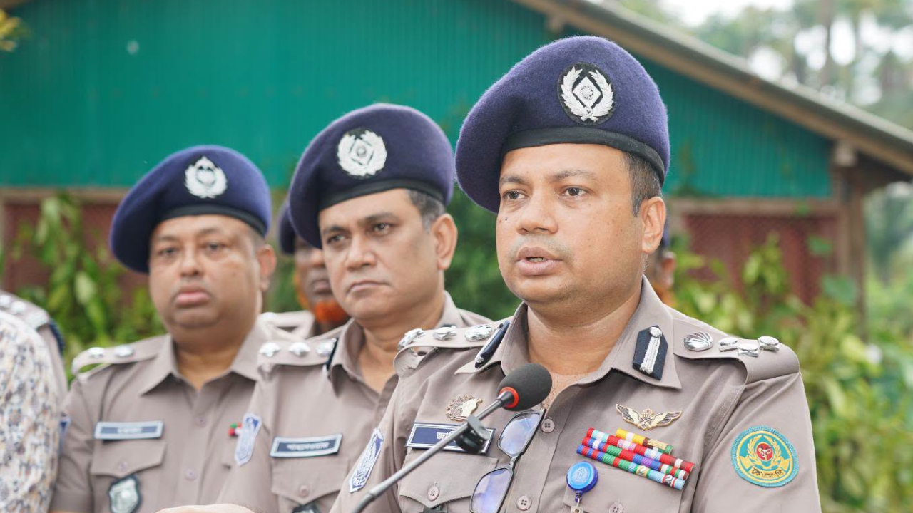সবুজ ভবিষ্যৎ গড়ার প্রত্যয়ে কেএমপি’র বৃক্ষরোপণ কর্মসূচি