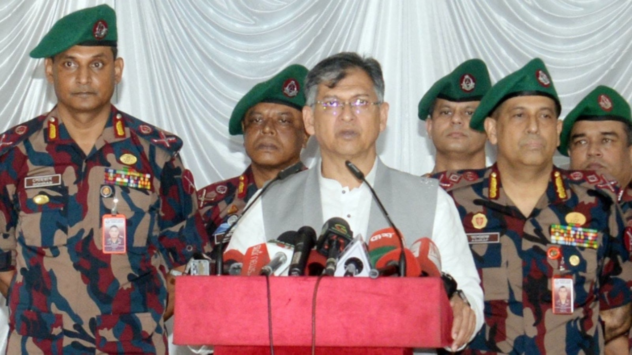 মিয়ানমার সীমান্তে ১০৯ কিমি কাঁটাতারের বেড়া নির্মাণের পরিকল্পনা সরকারের: স্বরাষ্ট্রমন্ত্রী