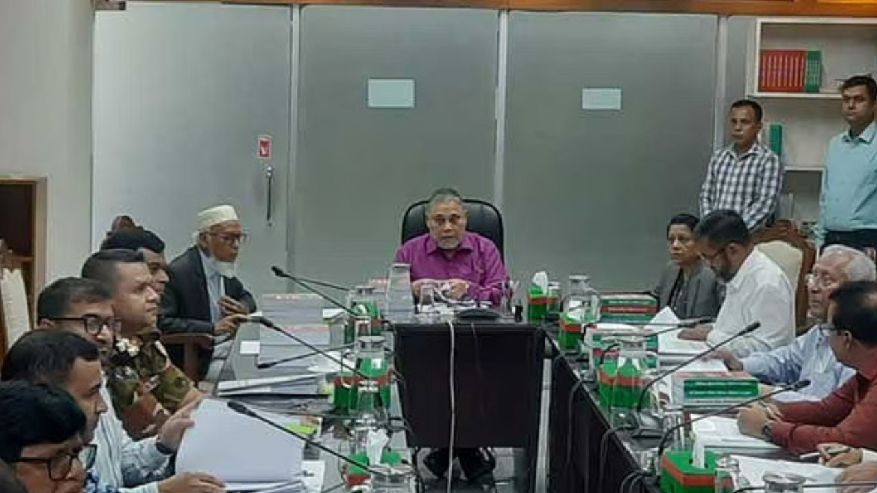এমপিওভুক্ত শিক্ষক, দ্বৈত নাগরিক, ঋণখেলাপিরা স্থানীয় সরকার নির্বাচনে অংশ নিতে পারবেন না: ইসি
