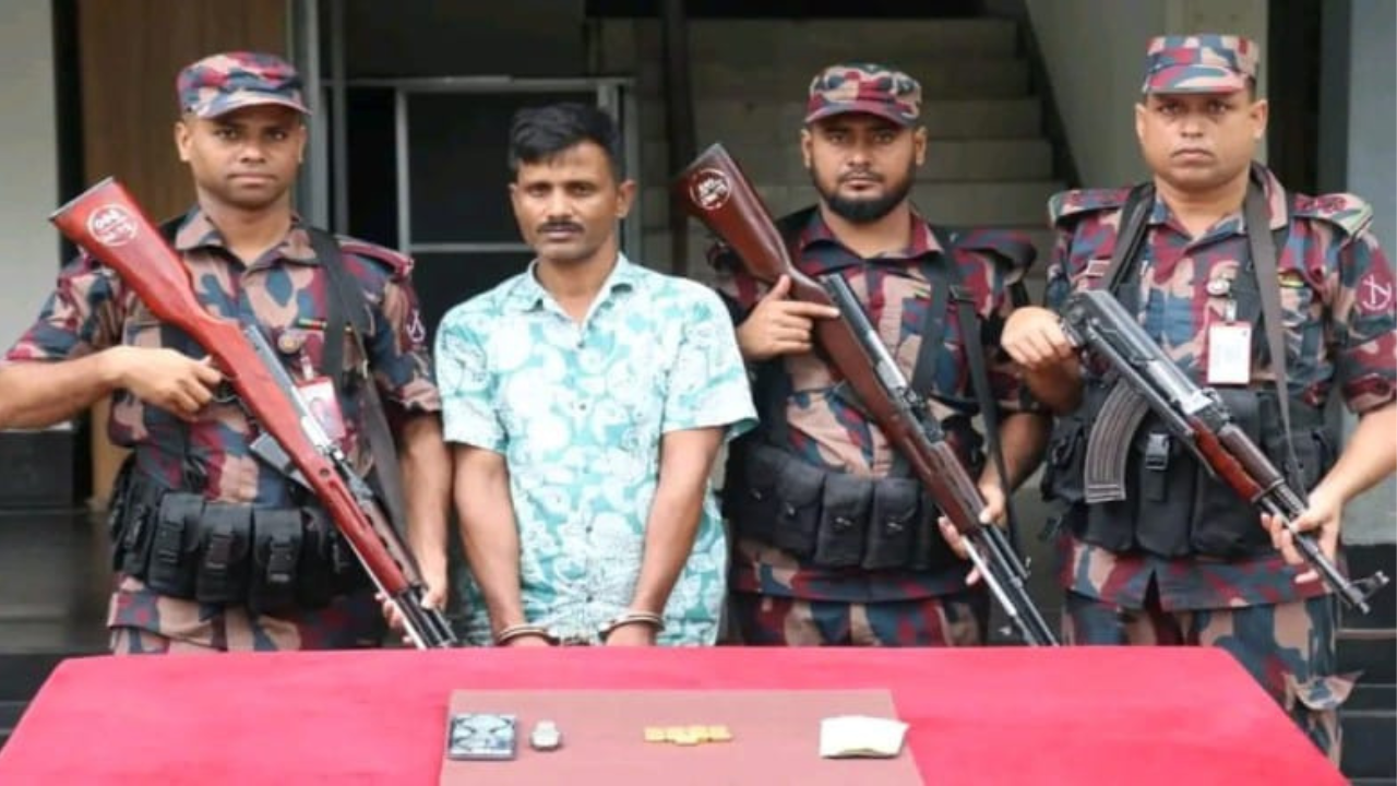 যশোরে দেড় কোটি টাকার সোনার বারসহ পাচারকারী আটক